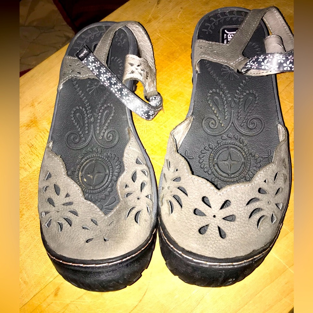 Jambi & Co all terrain sandals